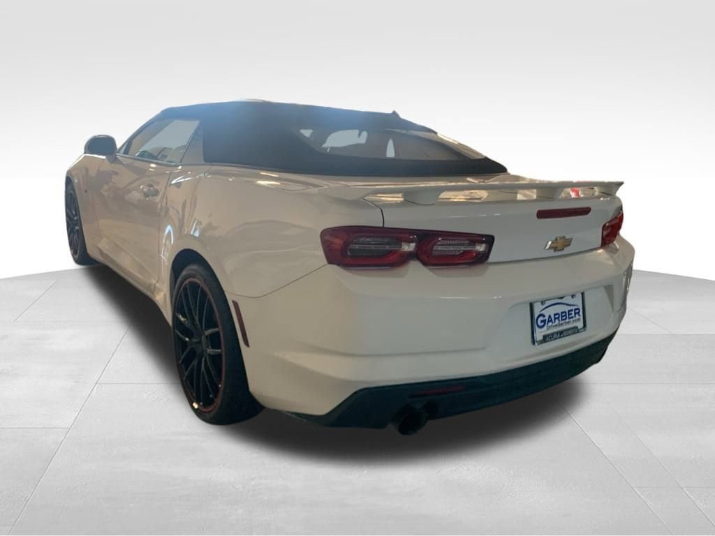 Used 2020 Chevrolet Camaro LT image 2