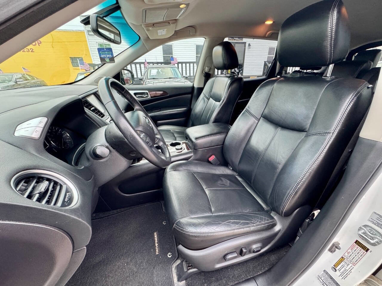 Used 2014 Nissan Pathfinder SL w/ SL Tech Package image 12