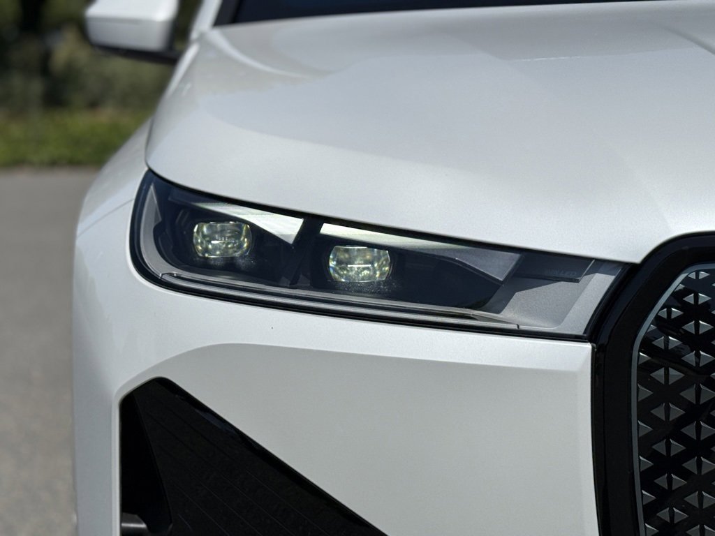 Used 2025 BMW iX xDrive50 w/ Sport Package image 12