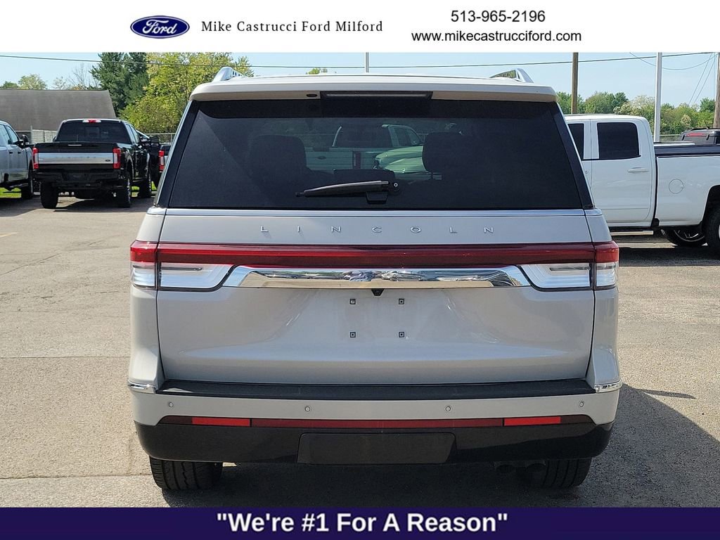 Used 2024 Lincoln Navigator Premiere AWD/4WD image 4