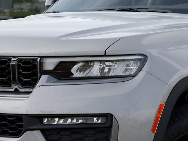 New 2026 Jeep Grand Cherokee L Limited w/ Limited Altitude Package AWD/4WD image 10