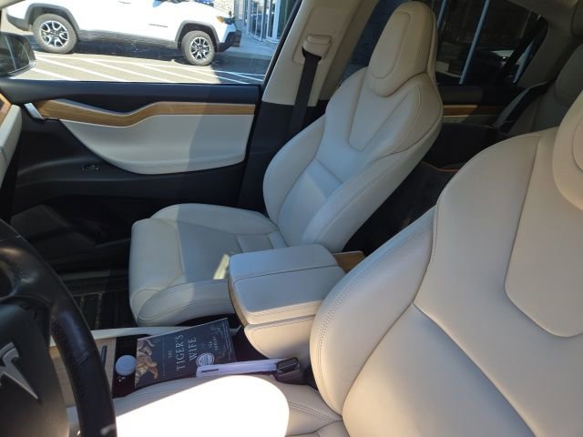 Used 2018 Tesla Model X 75D image 3