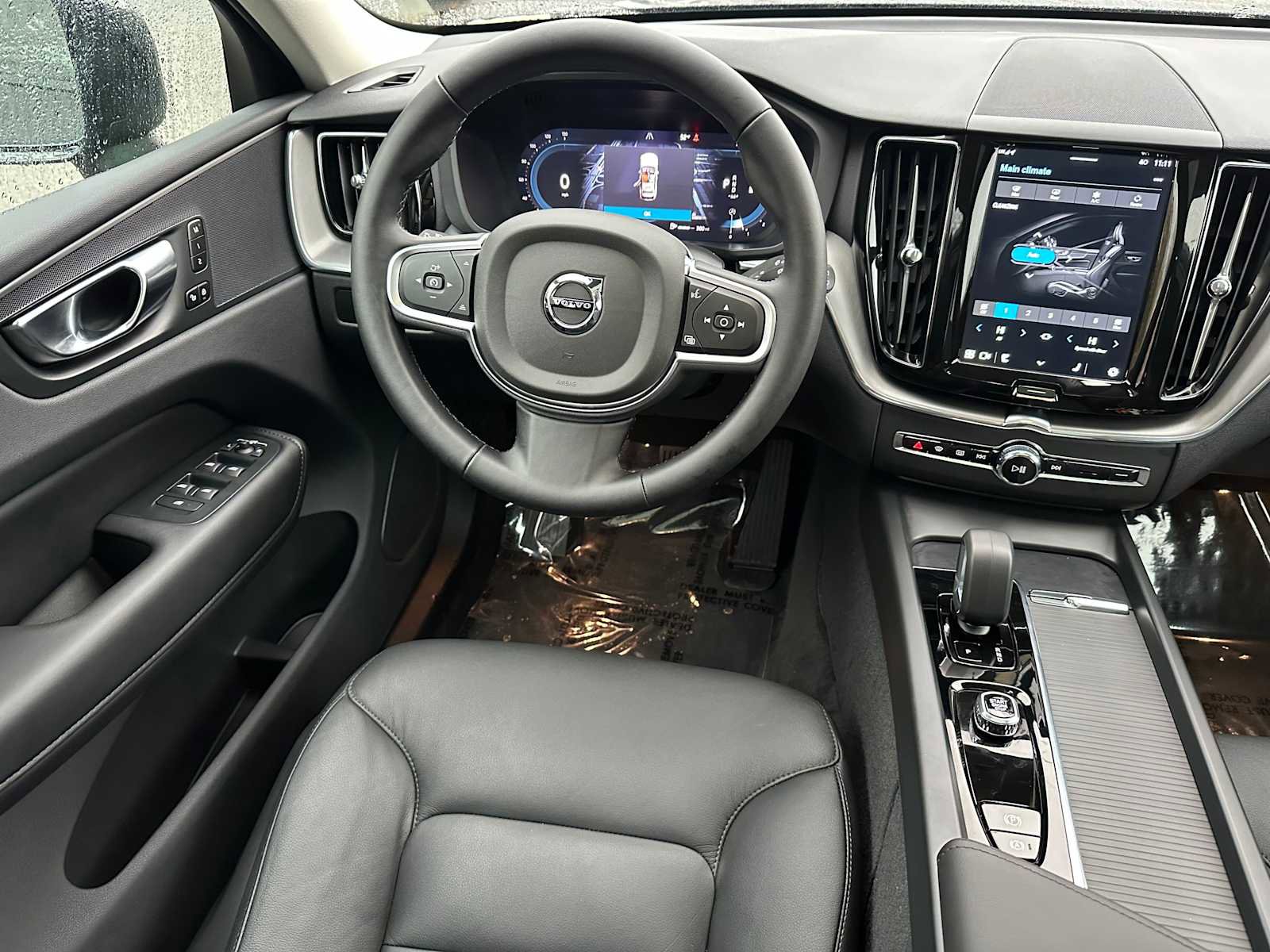 Used 2025 Volvo XC60 B5 Core w/ Protection Package Premier image 17