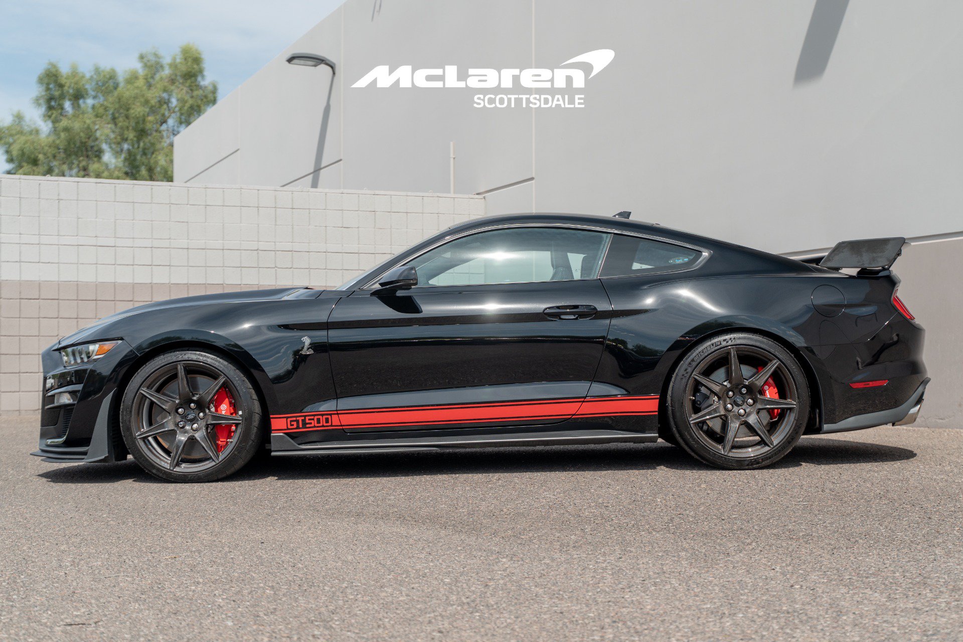 Used 2022 Ford Mustang Shelby GT500 w/ Carbon Fiber Track Pack RWD image 4