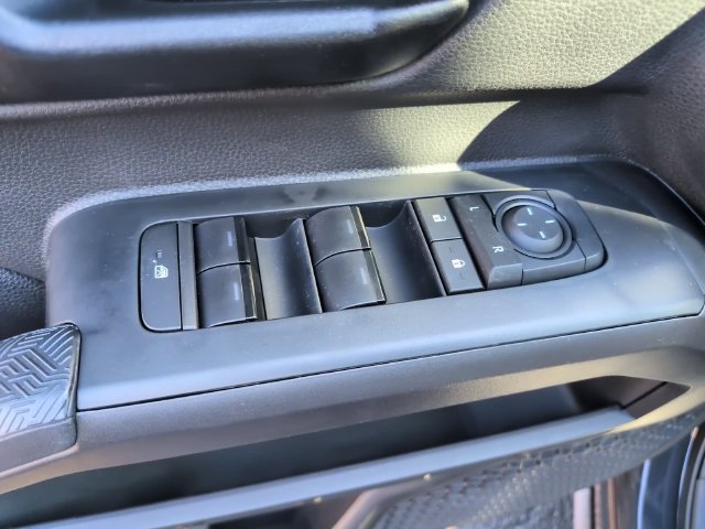 Used 2026 Toyota Tacoma SR5 AWD/4WD image 12
