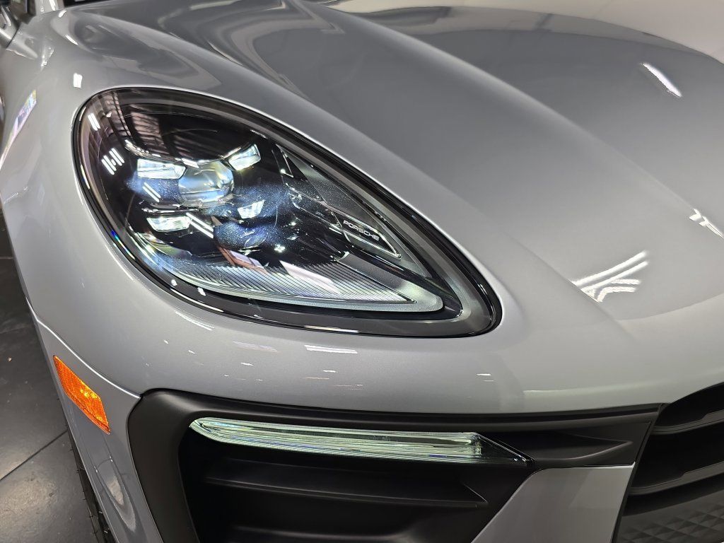 Certified 2026 Porsche Macan AWD/4WD image 12