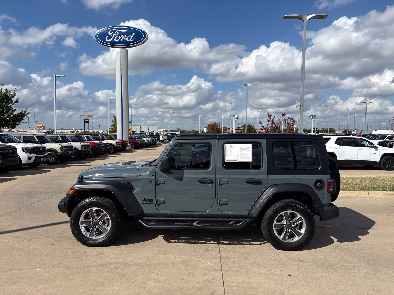 Used 2024 Jeep Wrangler Unlimited Sport AWD/4WD image 2