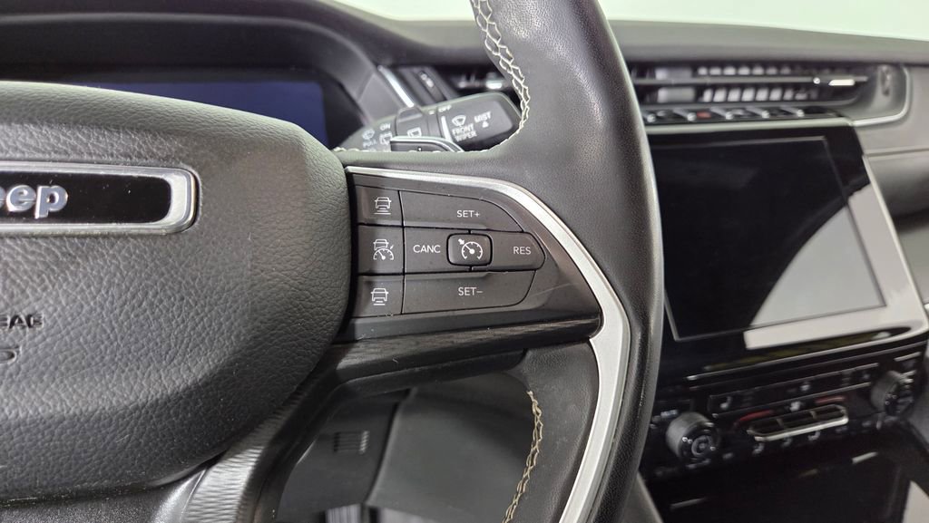Used 2023 Jeep Grand Cherokee L Laredo AWD/4WD image 20