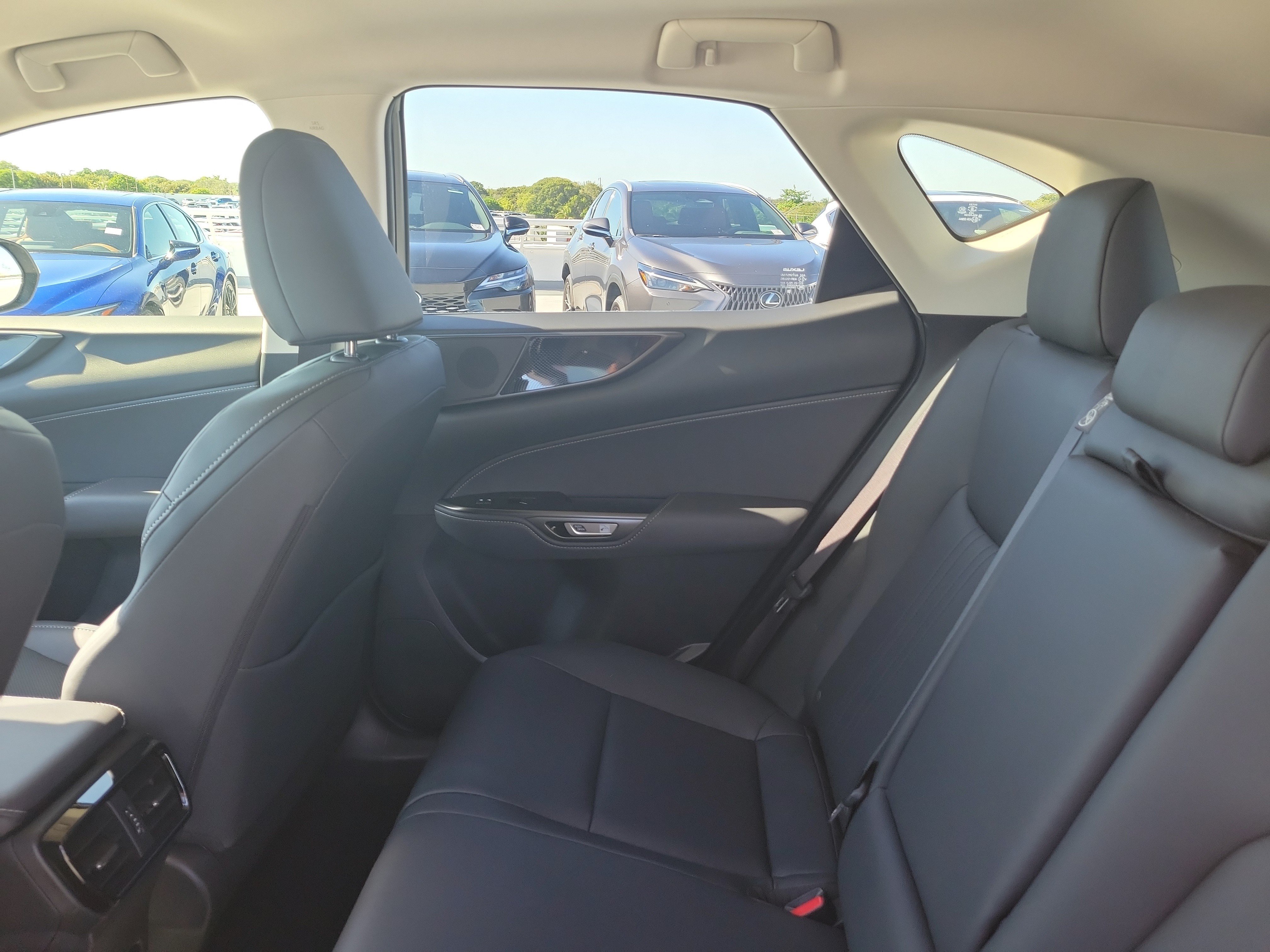 Used 2024 Lexus NX 250 FWD w/ Towing Package (2000 Lbs) image 13