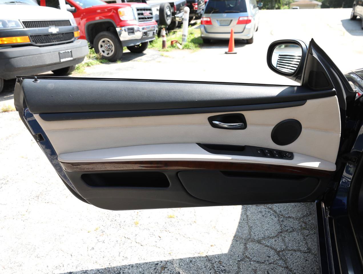 Used 2012 BMW 328i Convertible RWD image 18