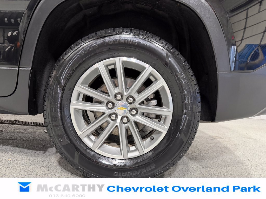 Used 2023 Chevrolet Traverse LT w/ LPO, Cargo Package FWD image 31