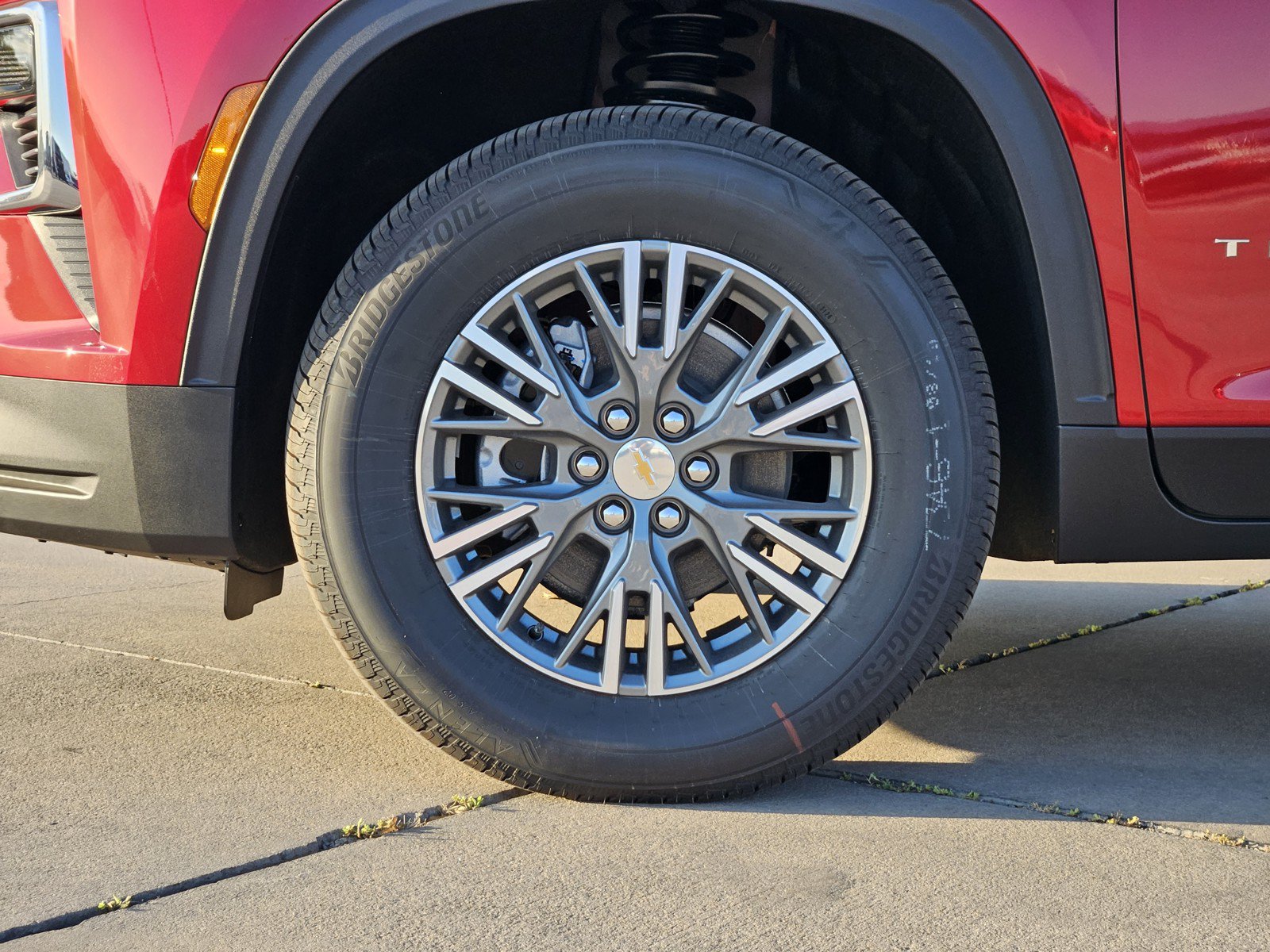 New 2027 Chevrolet Traverse LT w/ Driver Confidence Package FWD image 7