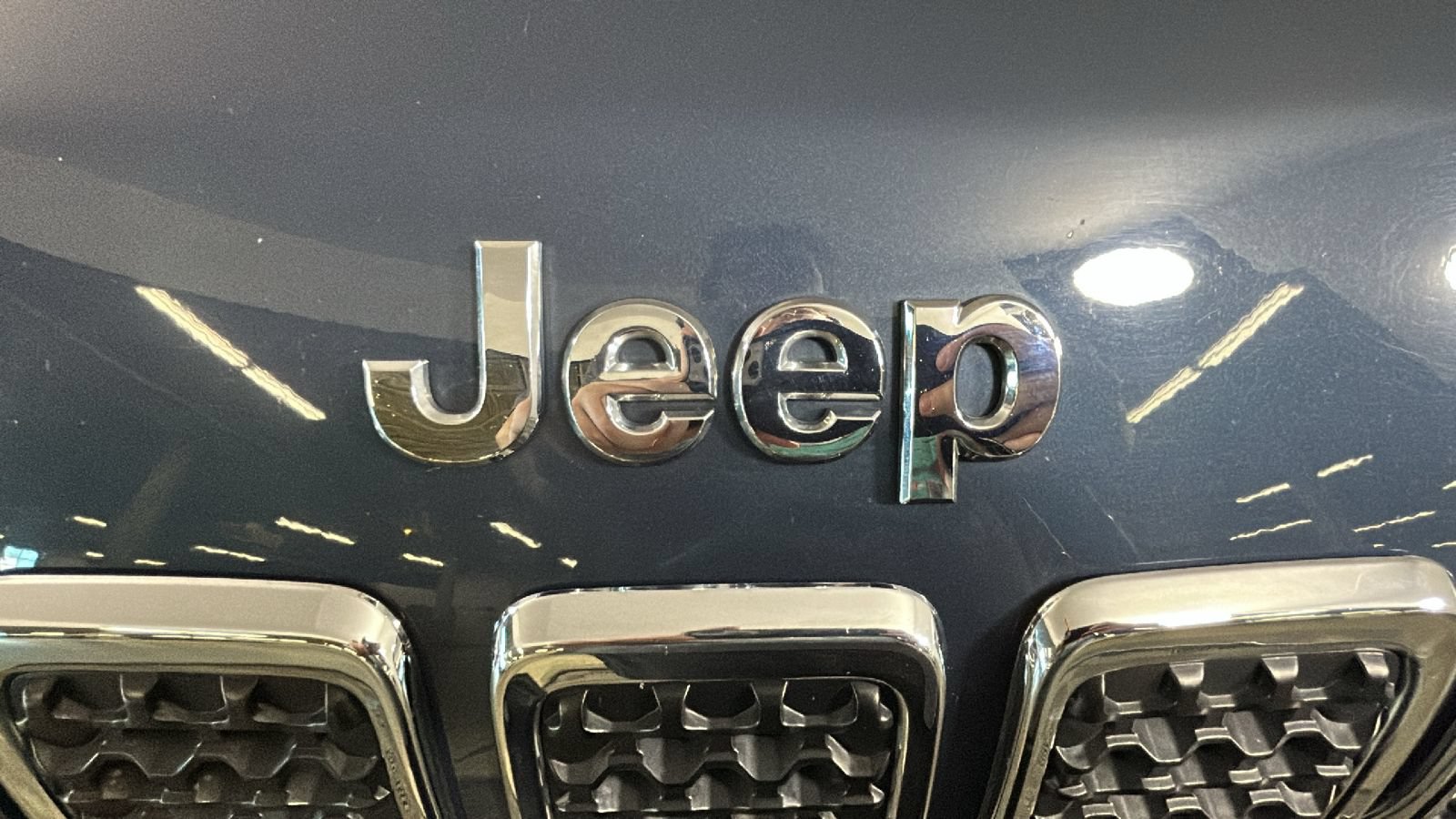 Used 2021 Jeep Cherokee Limited AWD/4WD image 9