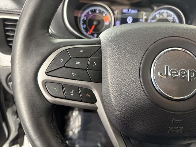 Used 2019 Jeep Cherokee Latitude w/ Cold Weather Group image 12