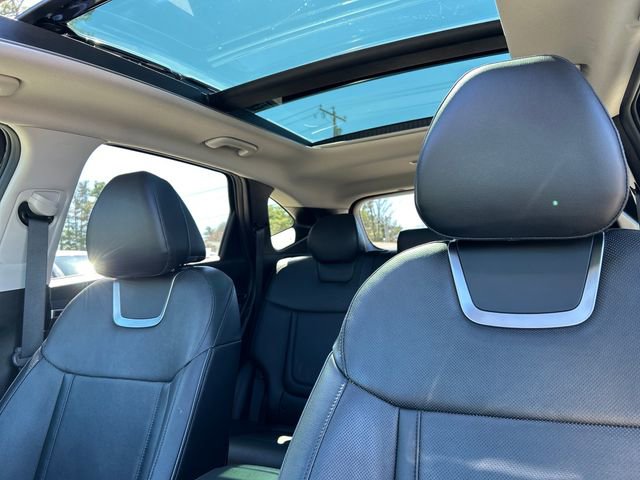 Certified 2022 Hyundai Tucson Limited w/ Winter Package AWD/4WD image 21