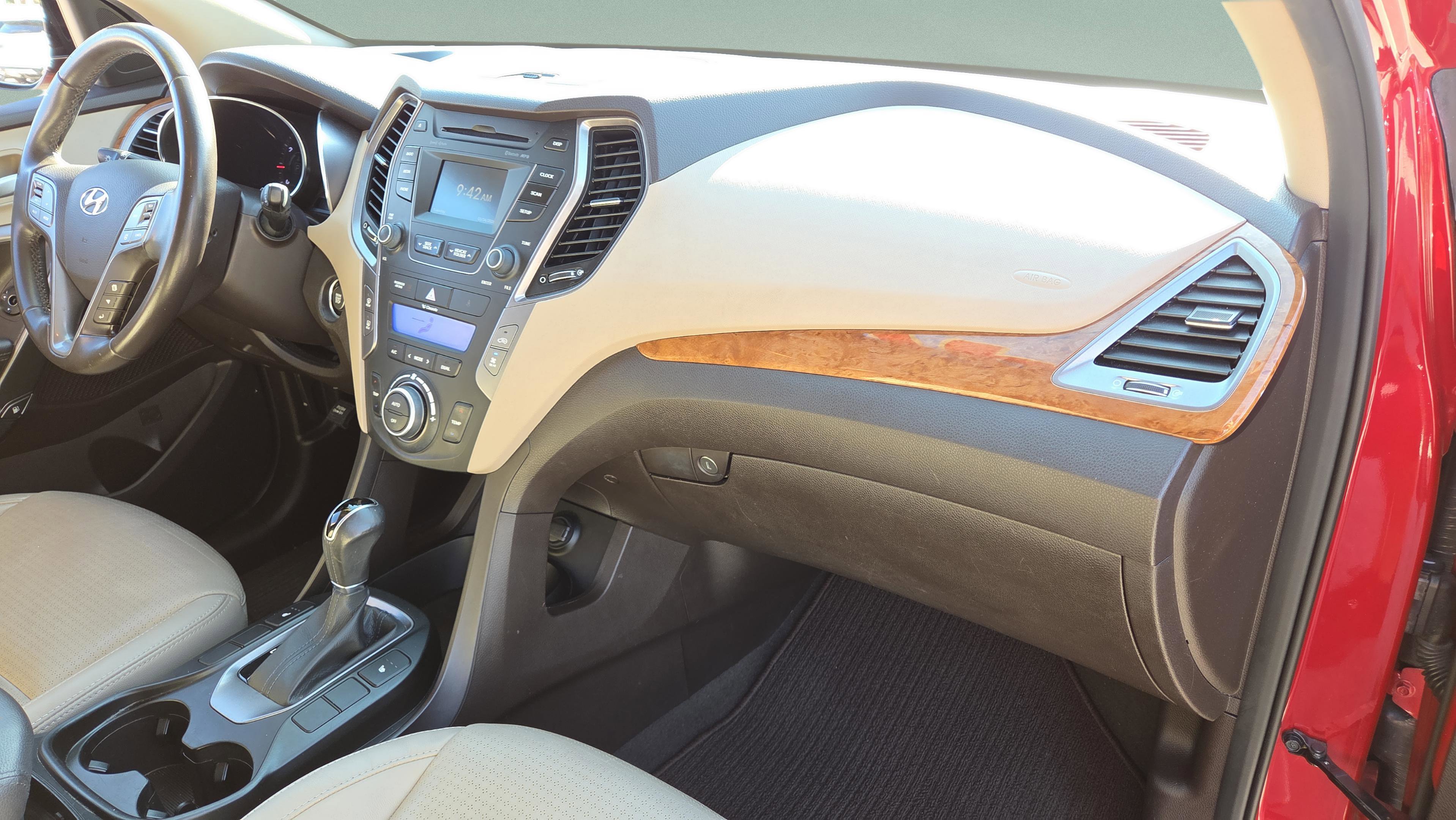 Used 2014 Hyundai Santa Fe GLS image 55