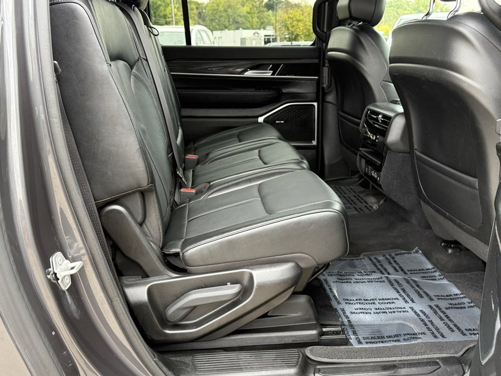 Used 2024 Jeep Wagoneer L Series II w/ Flexible Seating Group image 28