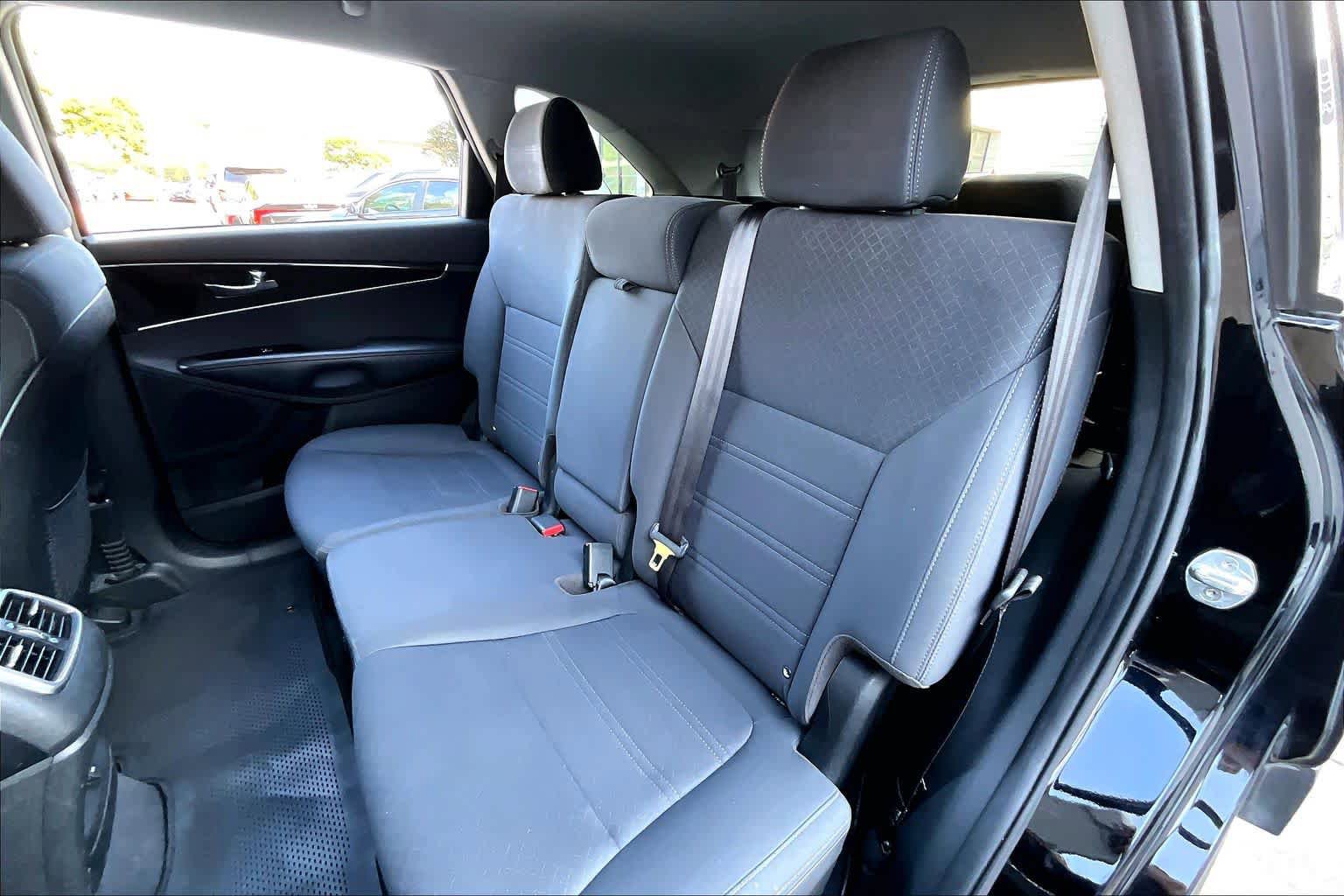 Used 2019 Kia Sorento L FWD image 20