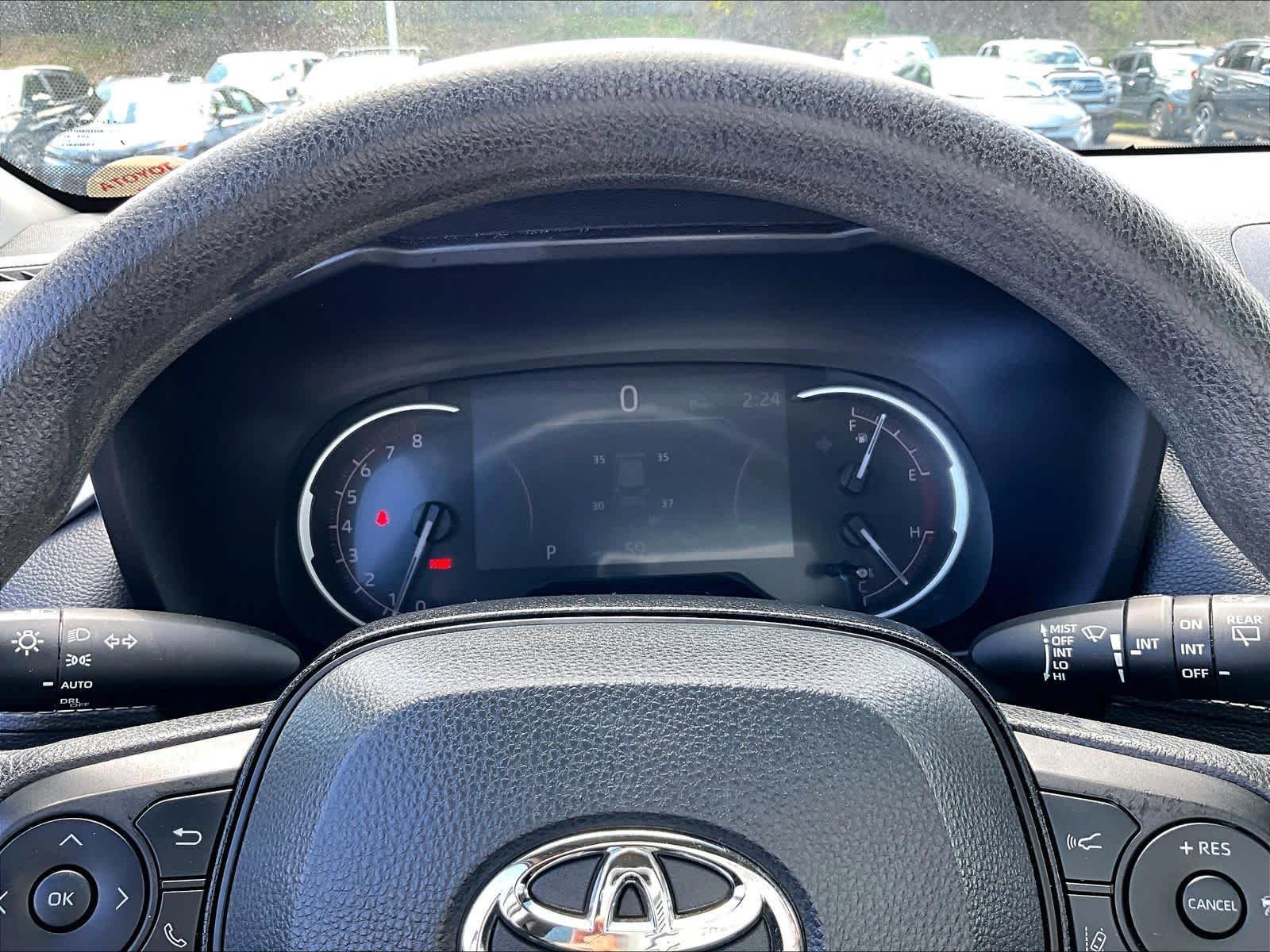 Used 2024 Toyota RAV4 XLE FWD image 24