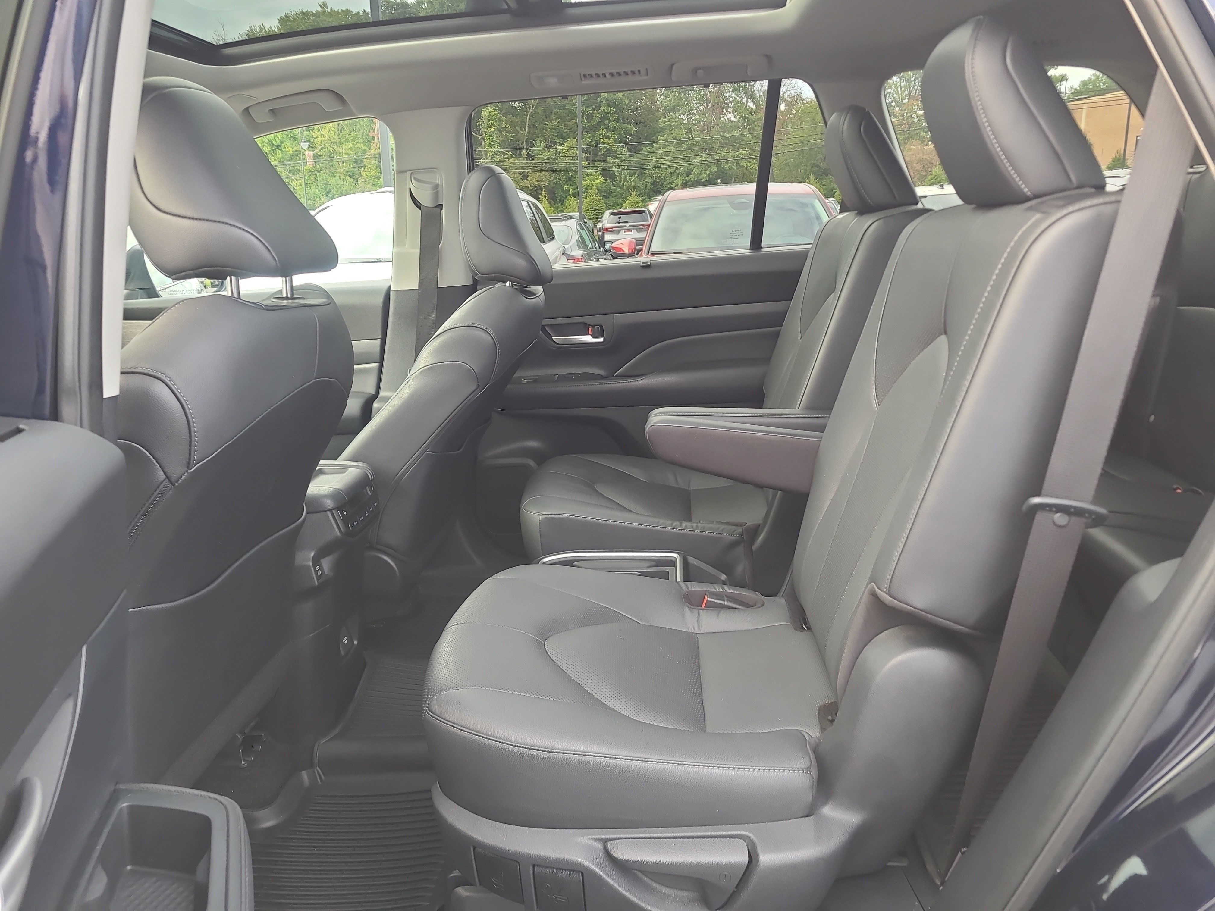 Certified 2024 Toyota Grand Highlander AWD image 28