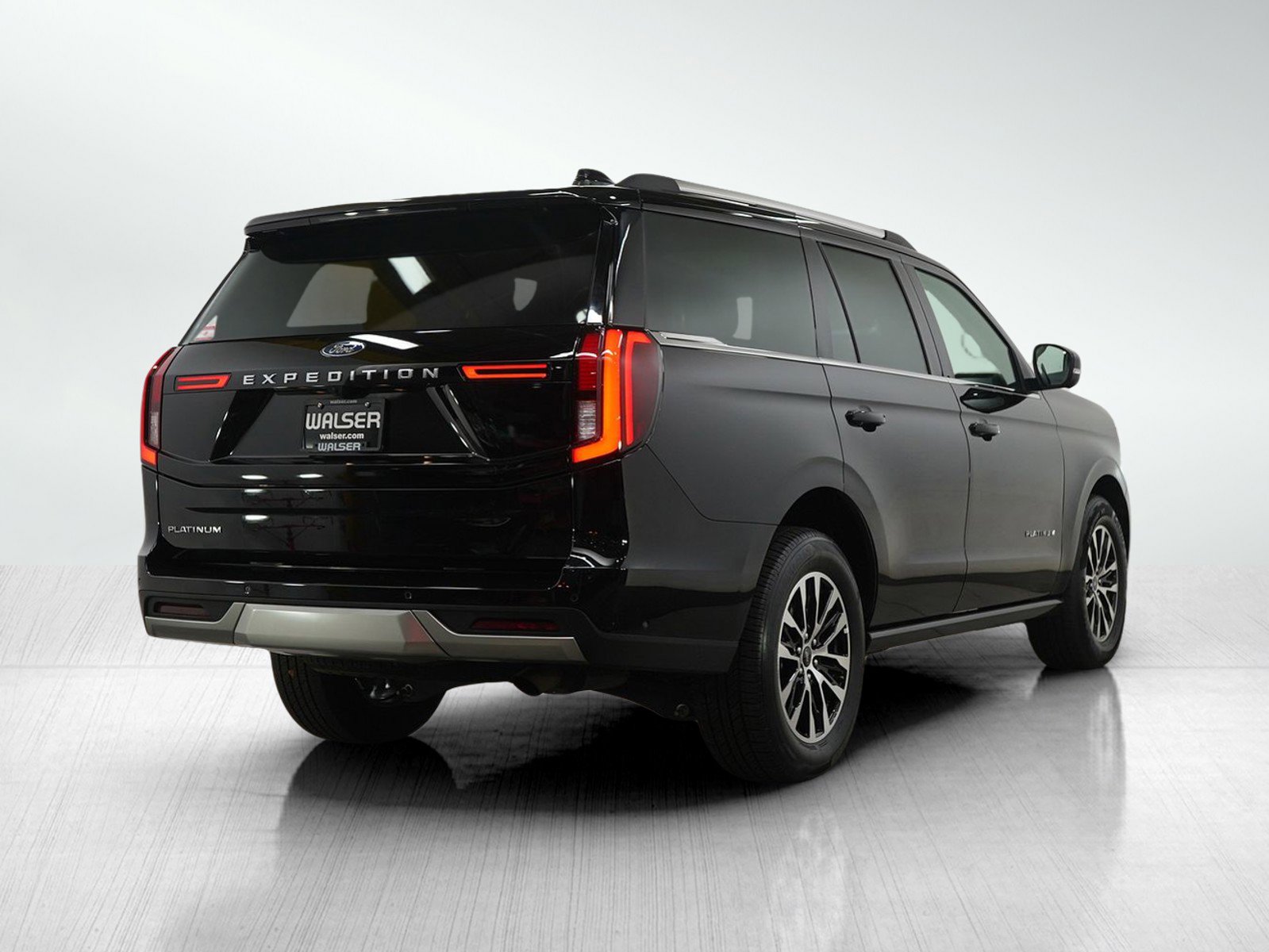 Used 2025 Ford Expedition Platinum image 5