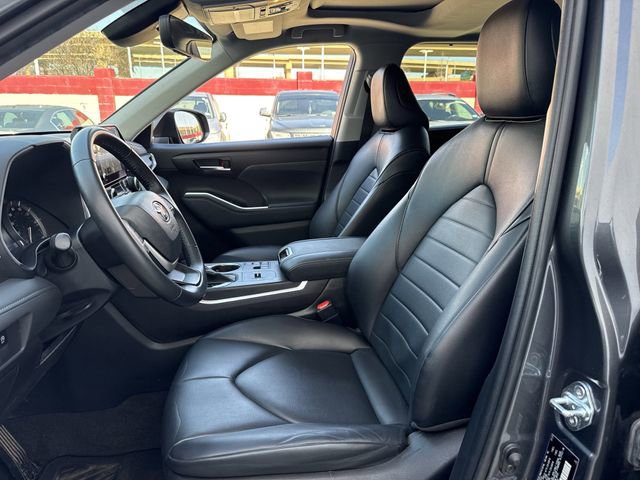 Used 2023 Toyota Highlander XLE image 27