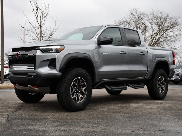 Used 2024 Chevrolet Colorado ZR2 w/ ZR2 Convenience Package III image 3