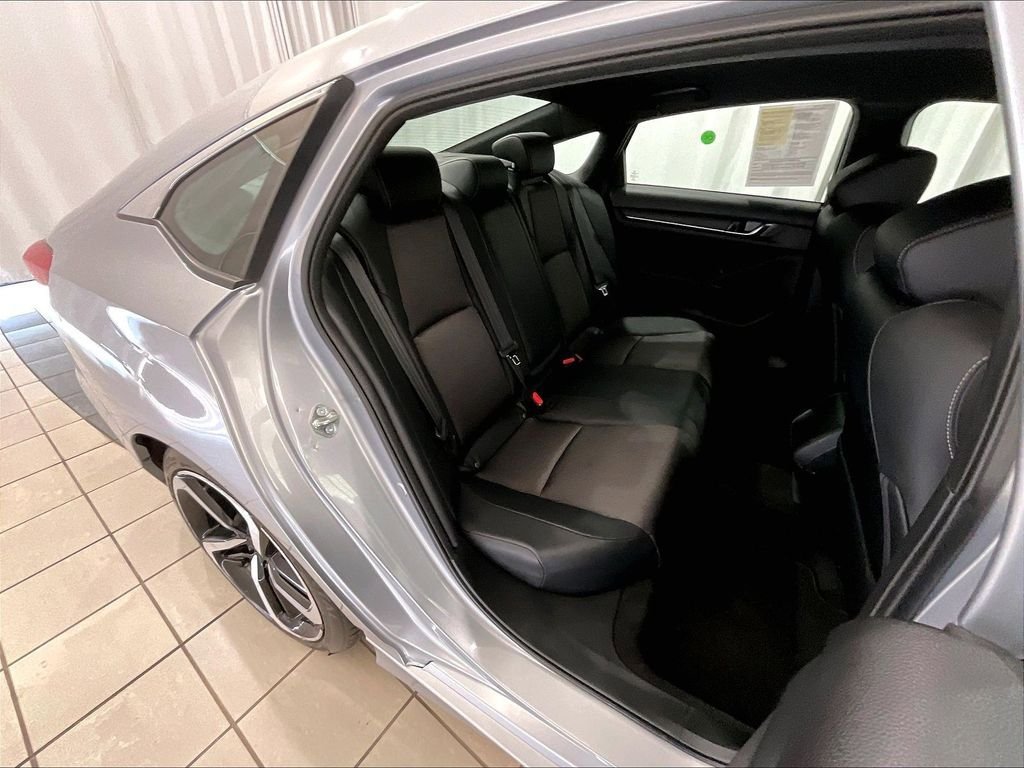 Used 2018 Honda Accord Sport image 16
