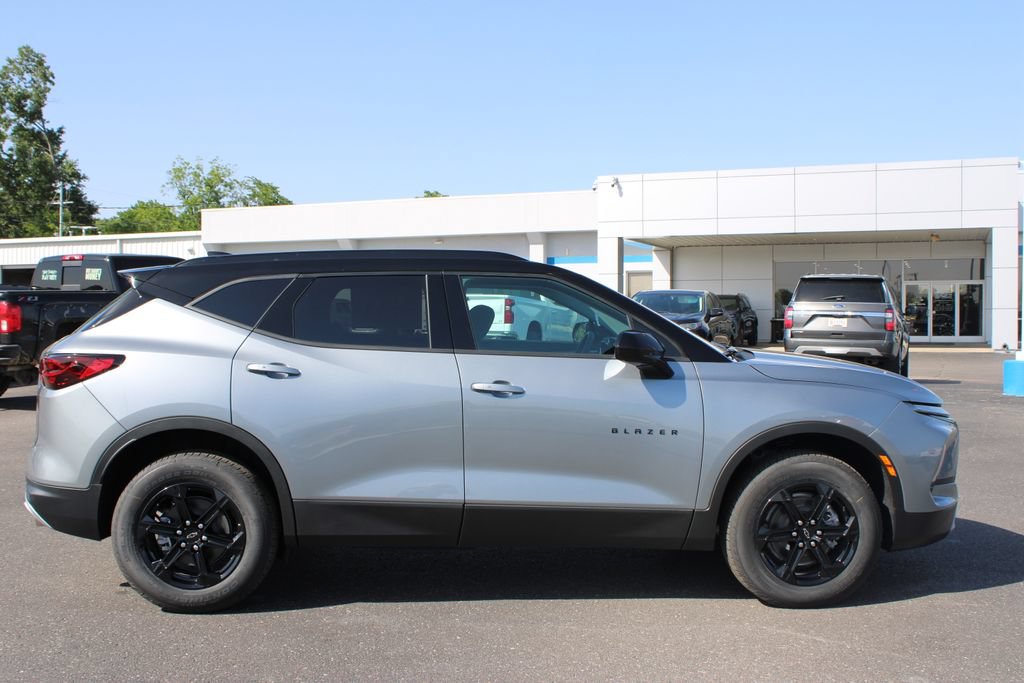 New 2026 Chevrolet Blazer LT w/ Convenience Package FWD image 11