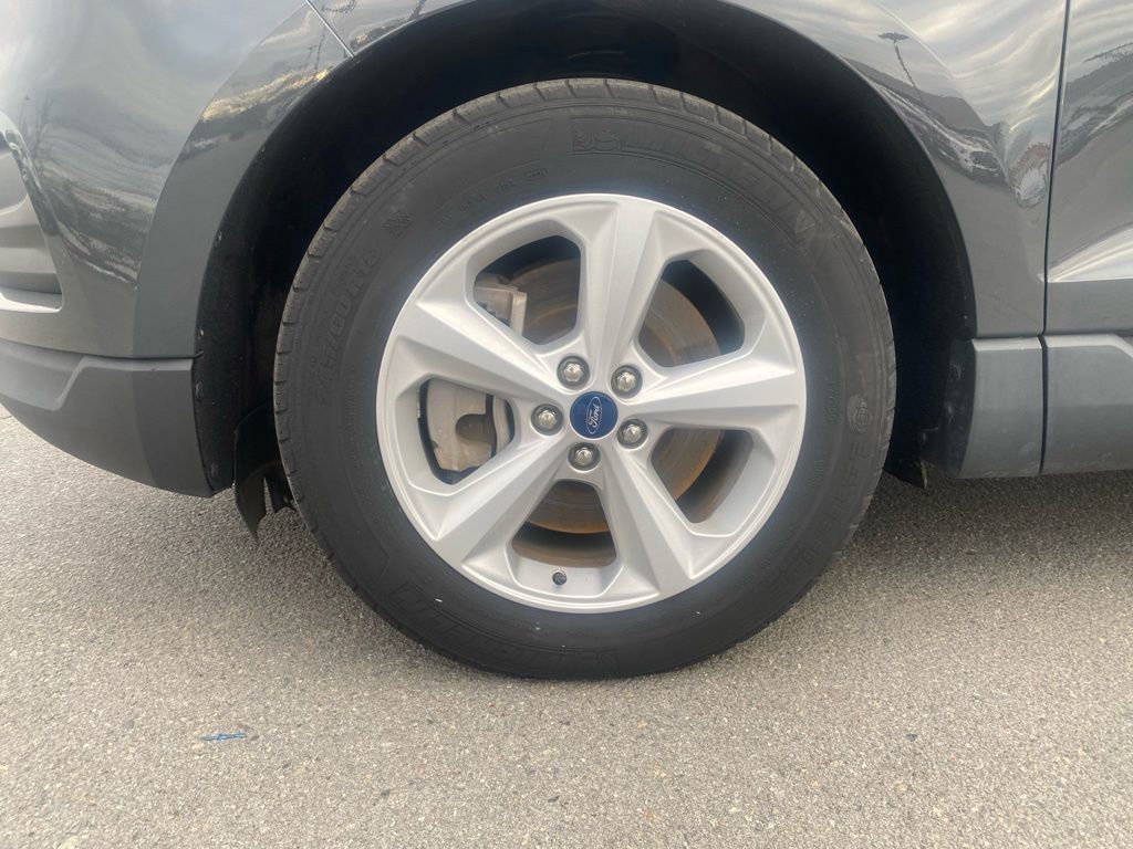 Used 2021 Ford Edge SE w/ Cargo Accessory Package image 28