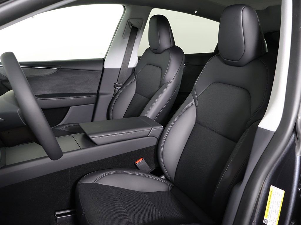 Used 2026 Tesla Model Y Long Range image 31