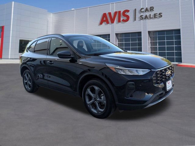 Used 2025 Ford Escape ST-Line image 3