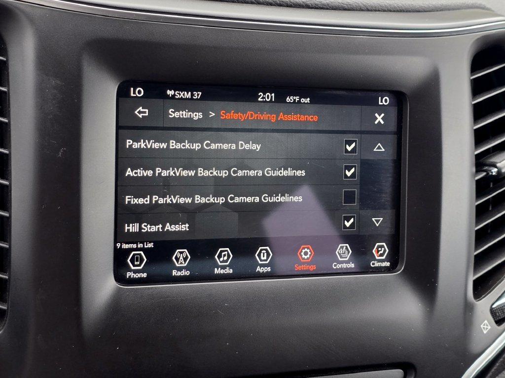 Used 2019 Jeep Cherokee Latitude Plus w/ Comfort/Convenience Group AWD/4WD image 41
