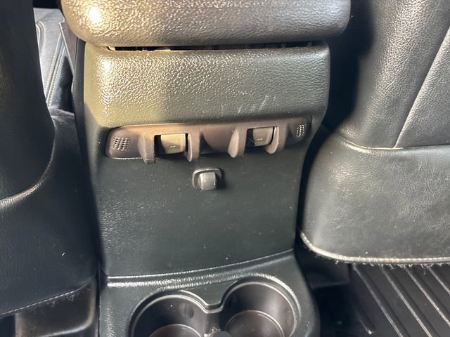 Used 2018 Jeep Wrangler Unlimited Sahara w/ Connectivity Group image 13