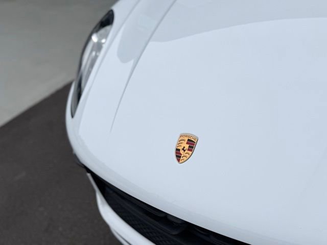 Certified 2025 Porsche Macan image 37