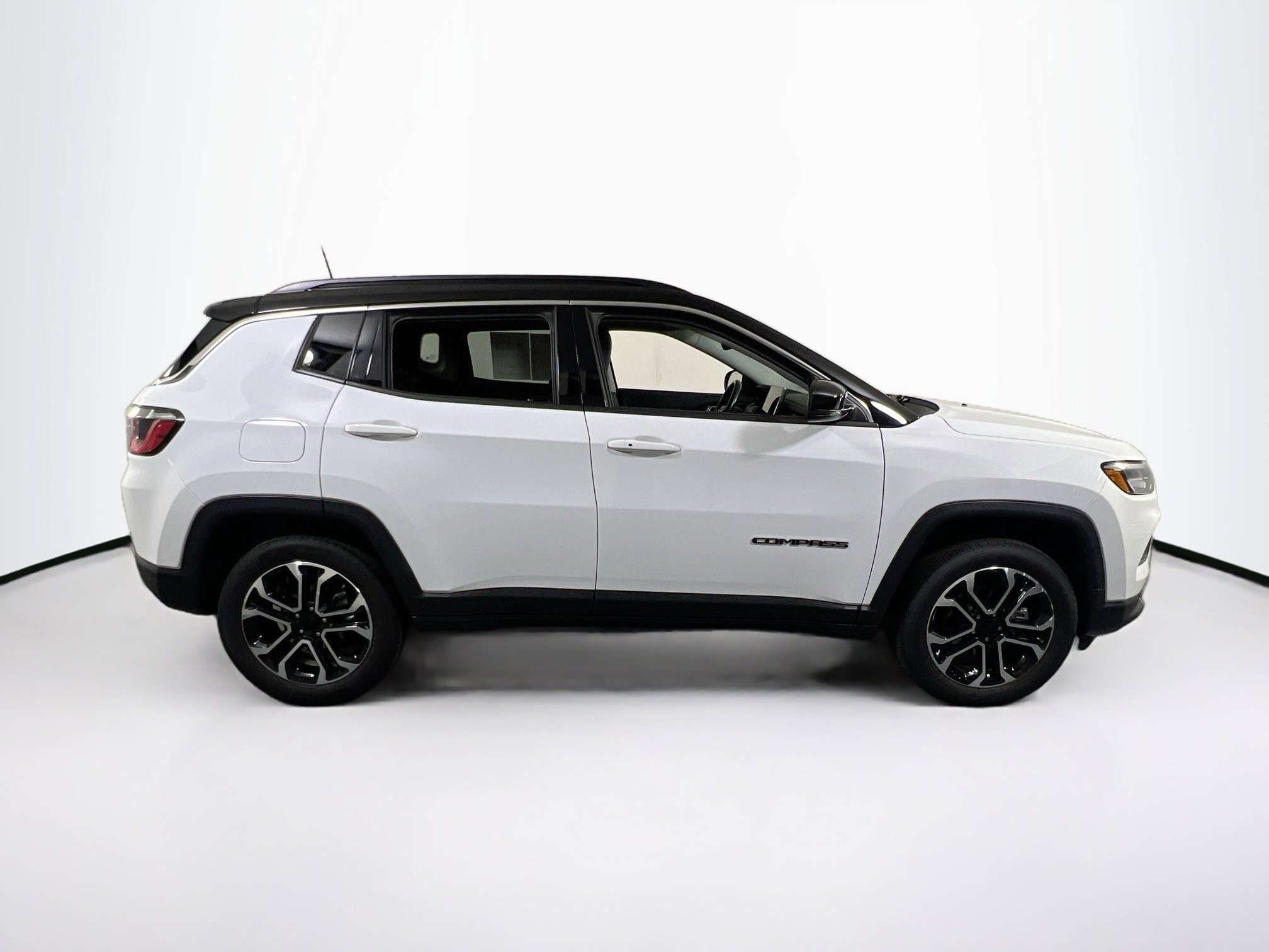 Used 2022 Jeep Compass Limited AWD/4WD image 4