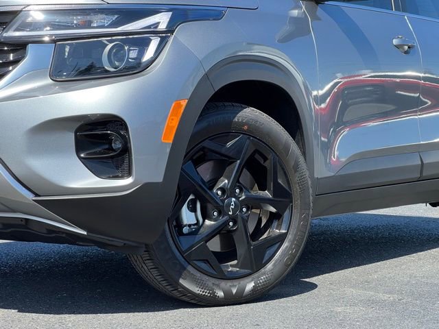 Certified 2026 Kia Seltos EX w/ EX Sunroof Package AWD/4WD image 2