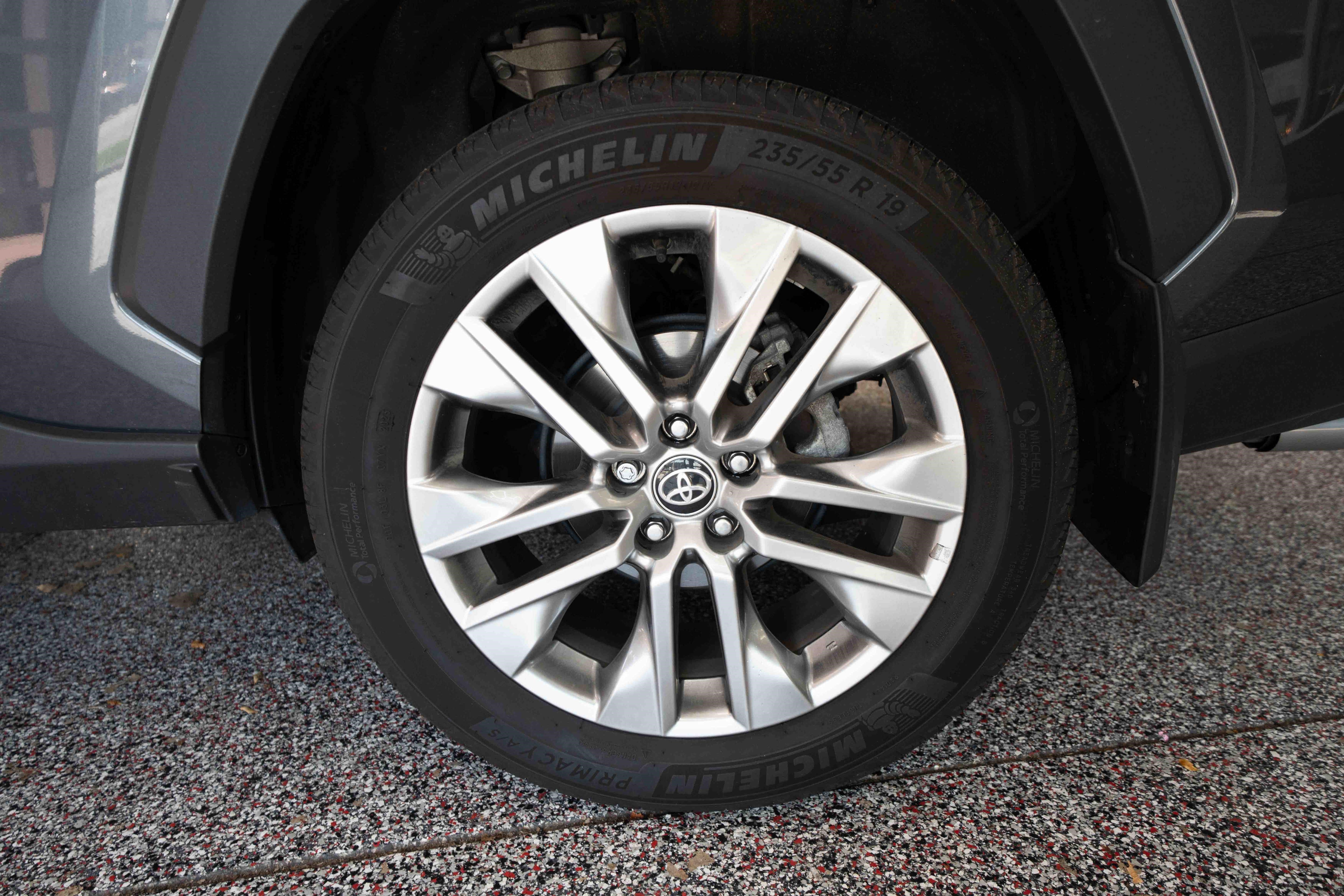 Certified 2023 Toyota RAV4 XLE Premium AWD/4WD image 31