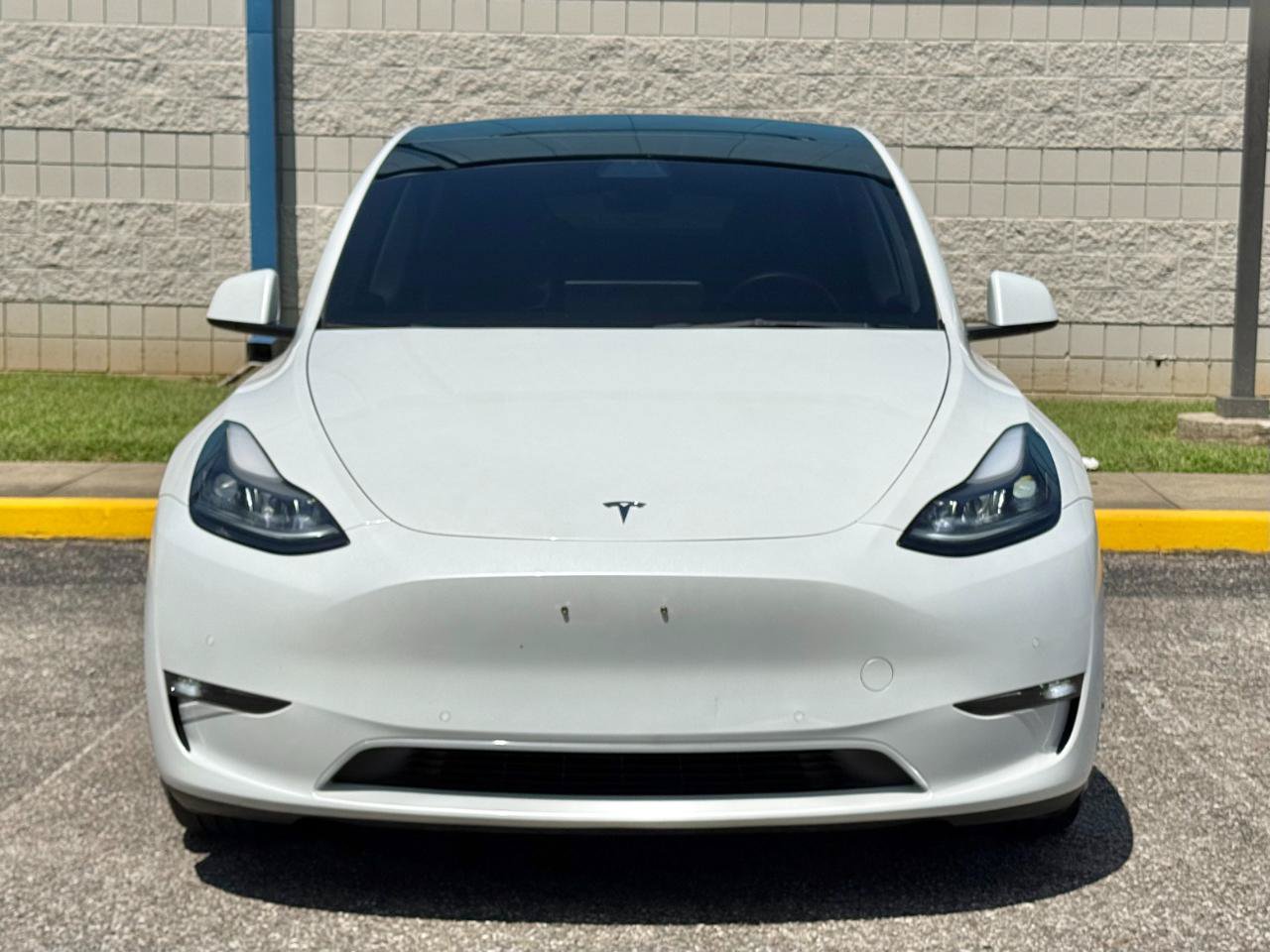 Used 2022 Tesla Model Y Performance AWD/4WD image 2