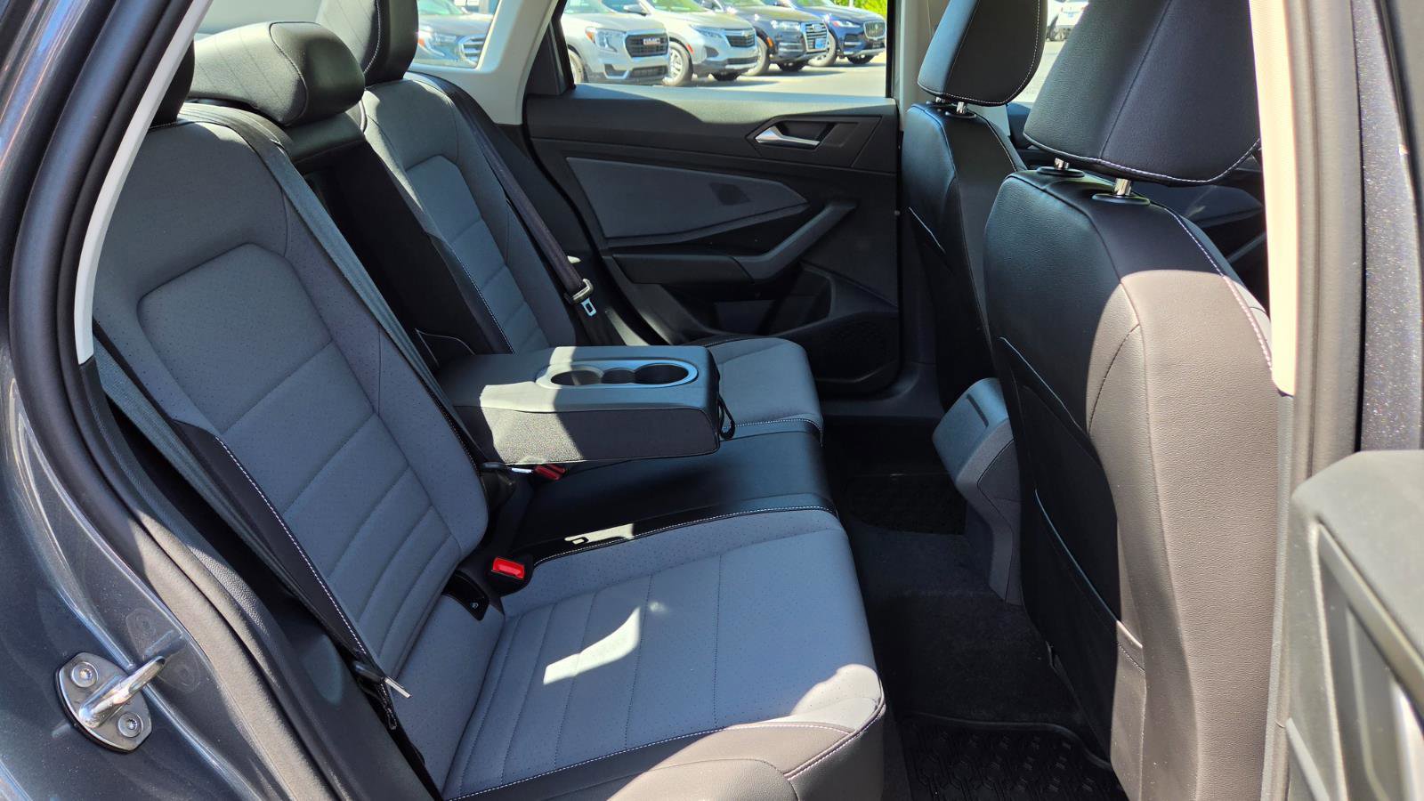 Used 2026 Volkswagen Jetta SE FWD image 48