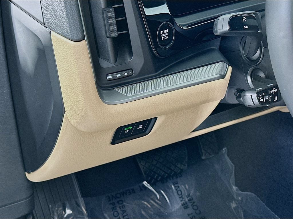 New 2026 Porsche Cayenne AWD/4WD image 11