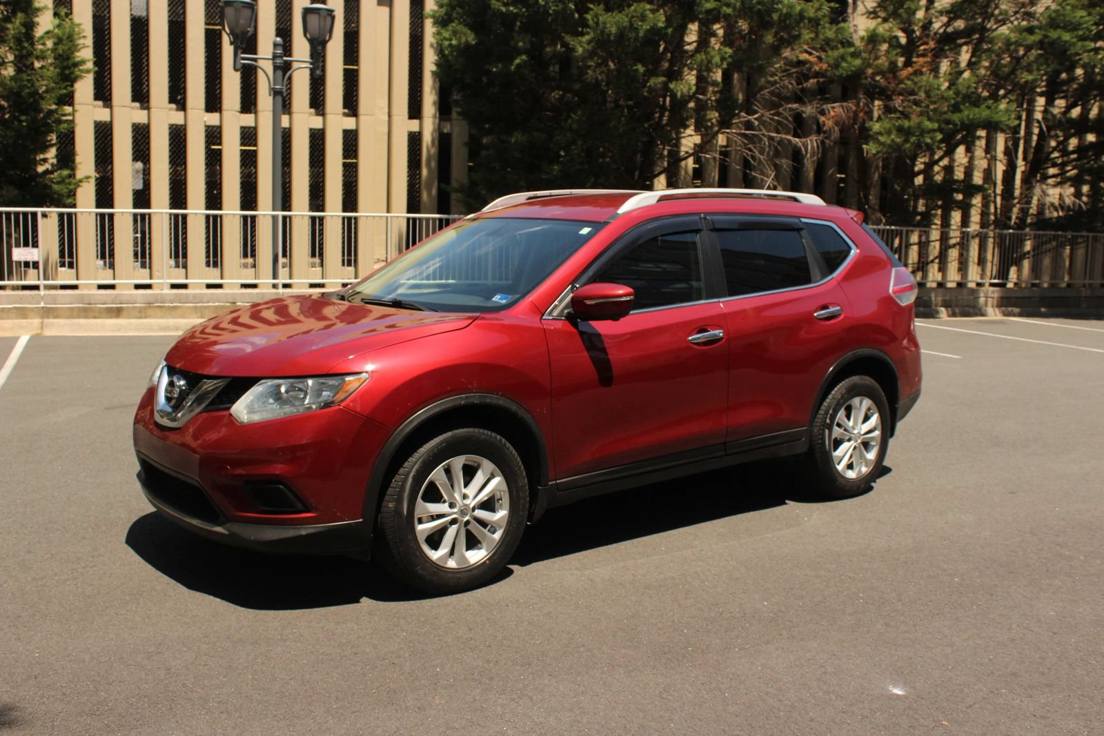 Used 2015 Nissan Rogue SV w/ SV Premium Package AWD/4WD image 12