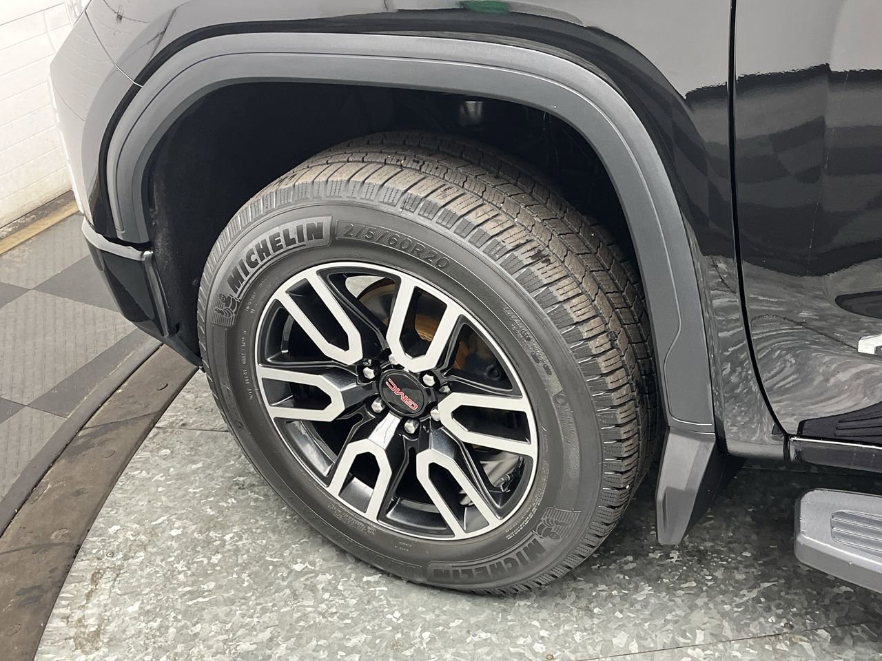 Used 2020 GMC Sierra 1500 AT4 w/ AT4 Premium Package AWD/4WD image 38