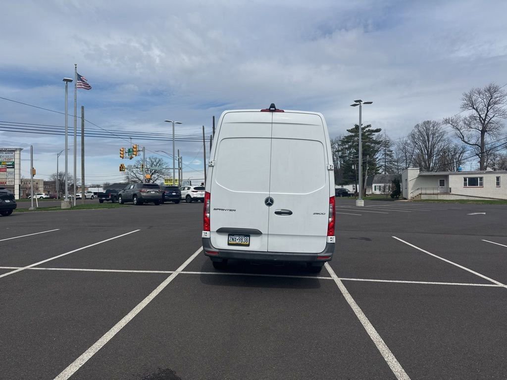 Used 2019 Mercedes-Benz Sprinter 170 image 4