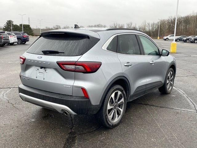 Used 2024 Ford Escape Platinum image 3