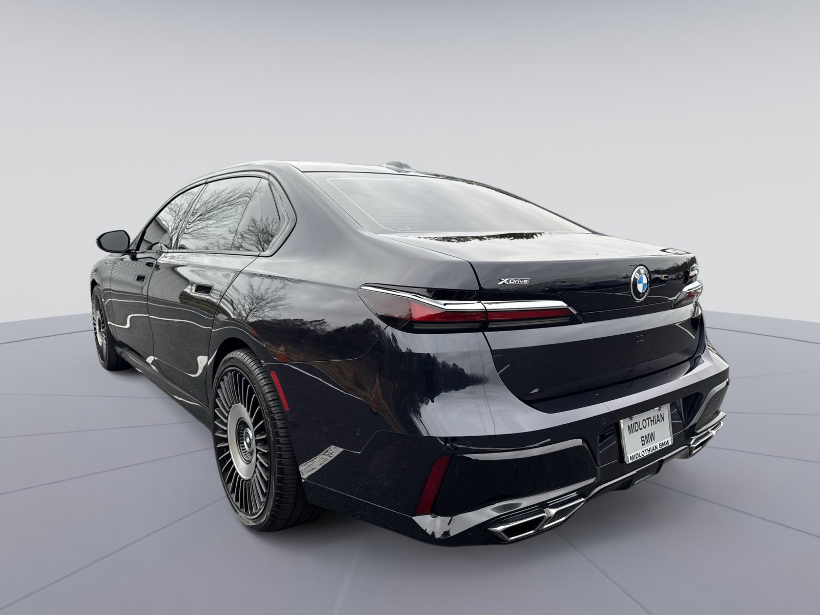 Used 2023 BMW 760i xDrive image 27