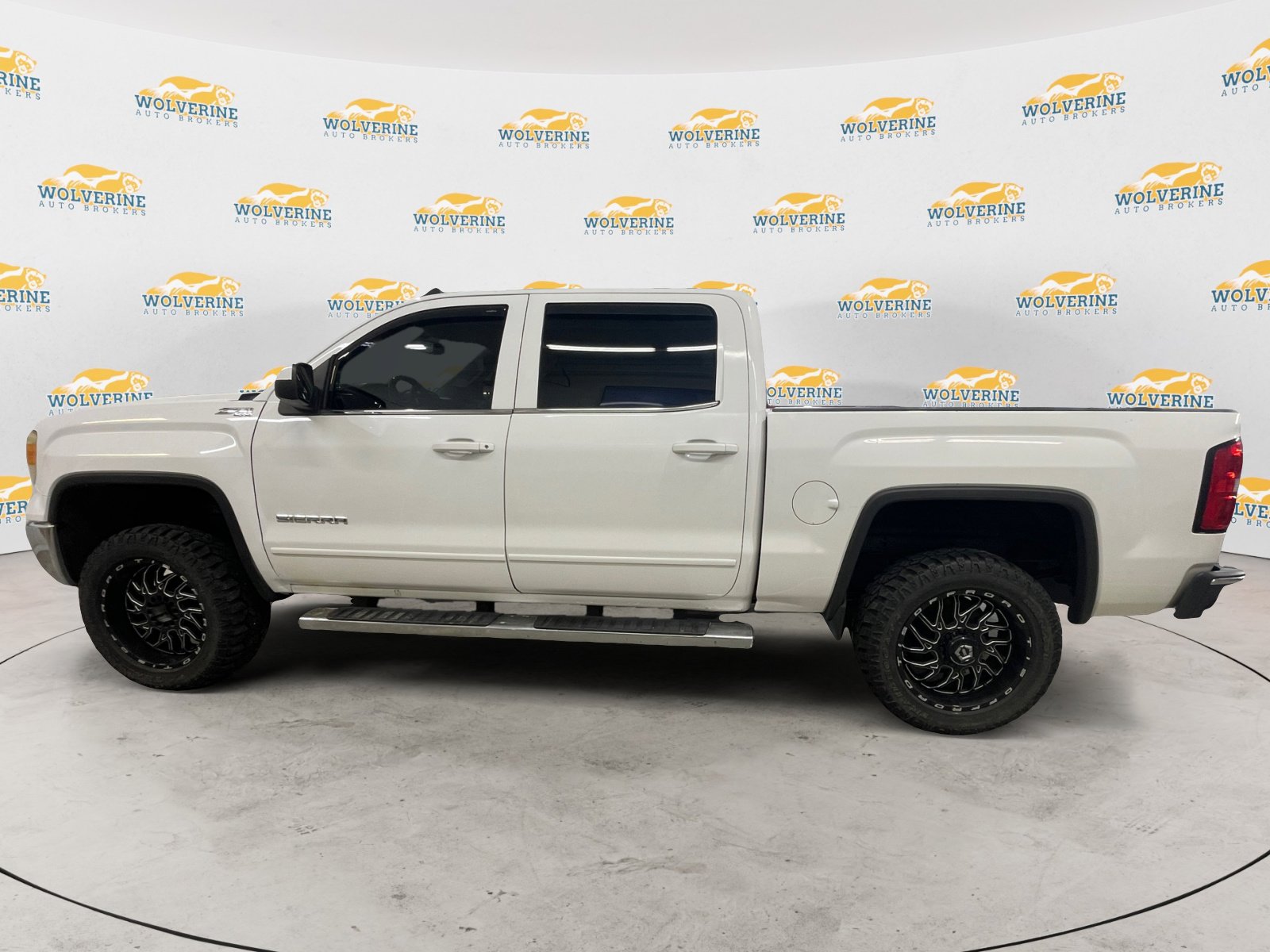 Used 2015 GMC Sierra 1500 SLE image 2