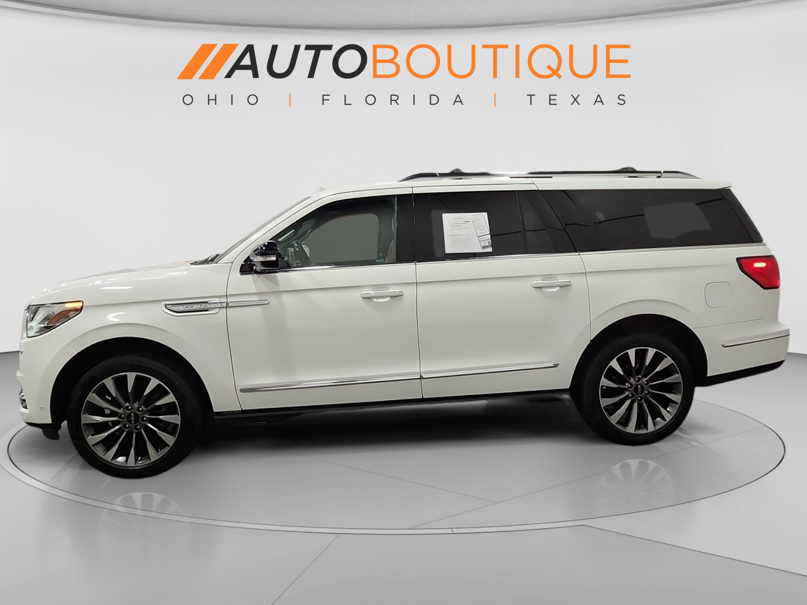 Used 2021 Lincoln Navigator L Reserve w/ Luxury Package AWD/4WD image 2