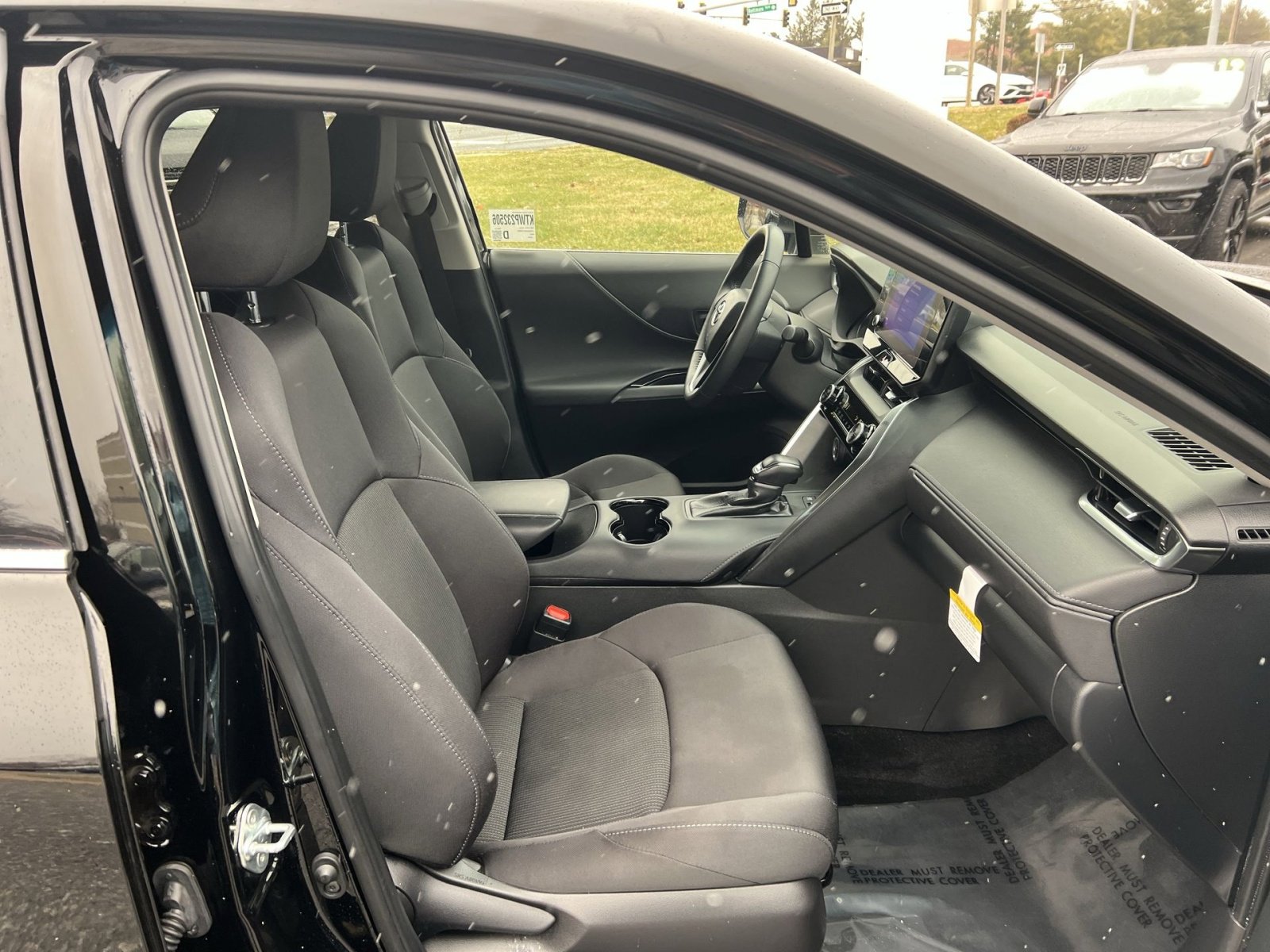 Used 2023 Toyota Venza LE image 25