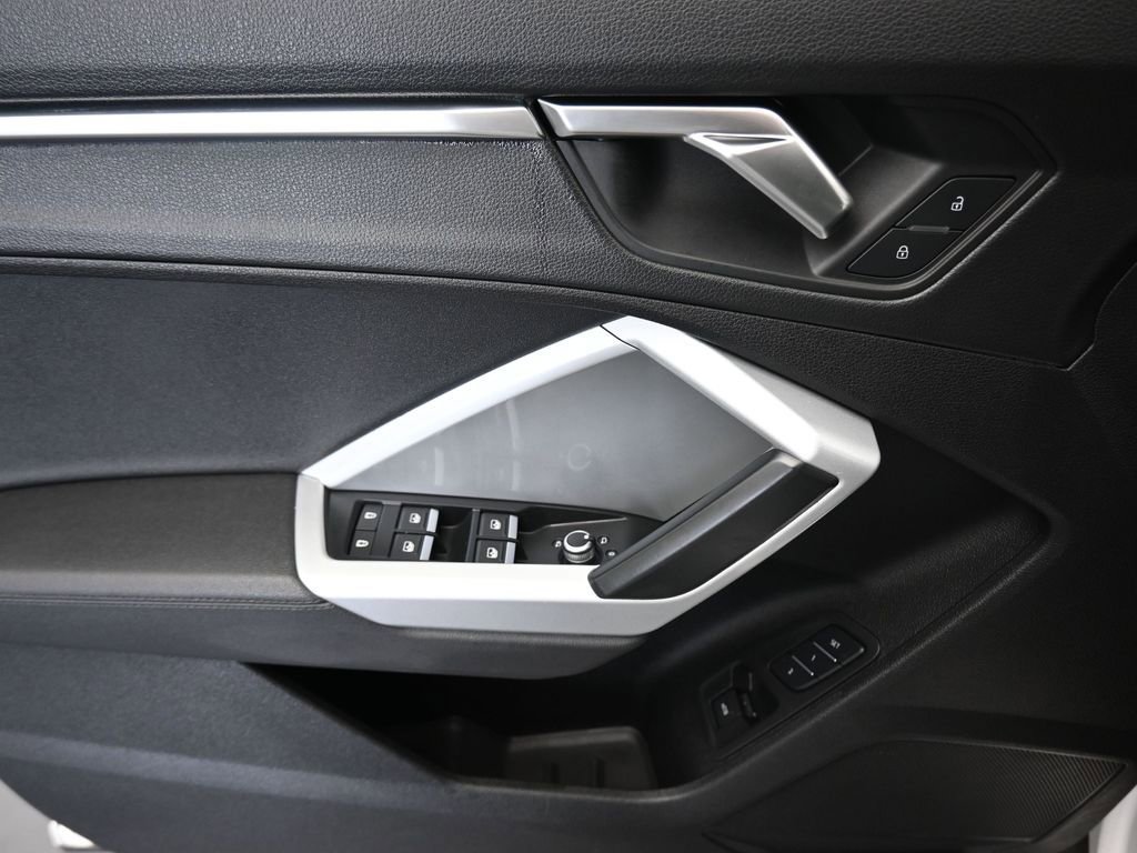 Used 2023 Audi Q3 2.0T Premium image 10